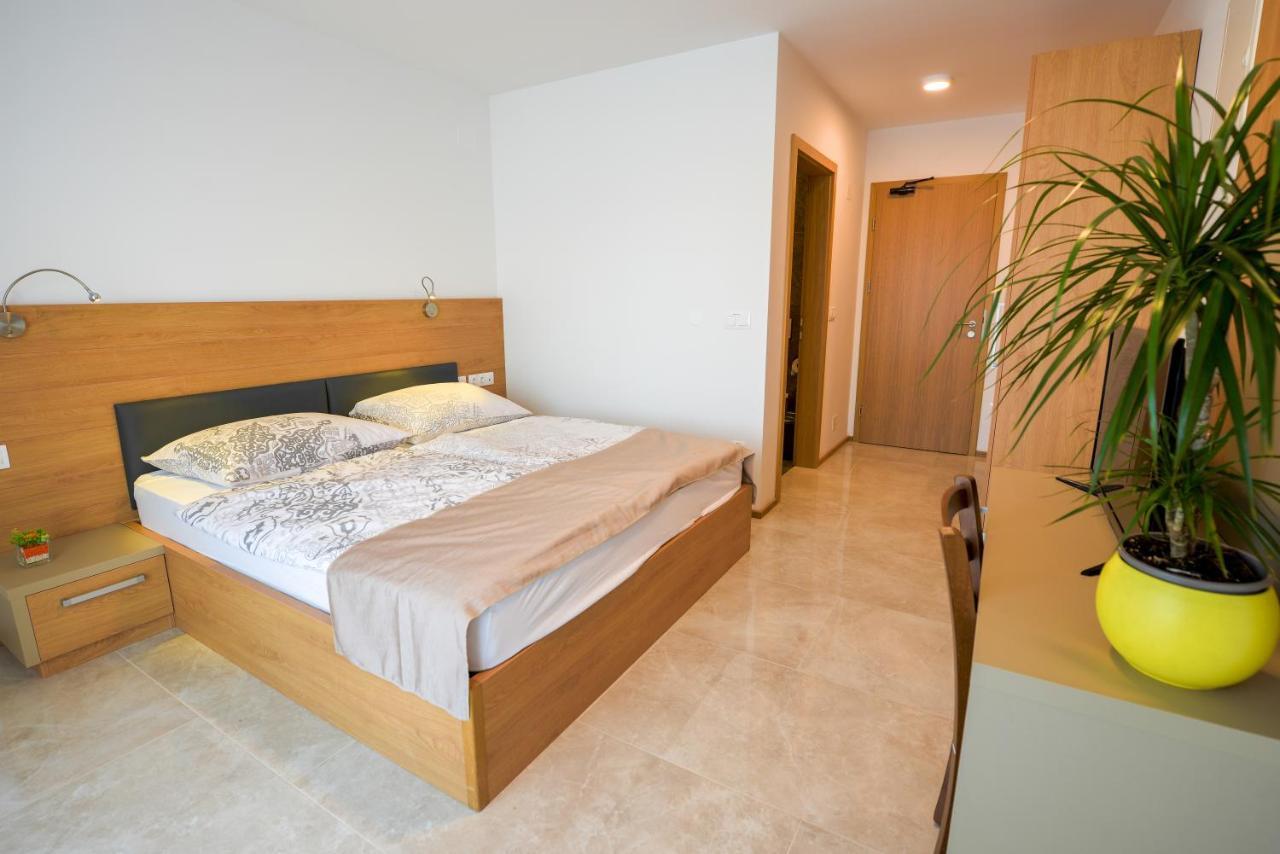 Hotel Baron Smlednik Bagian luar foto
