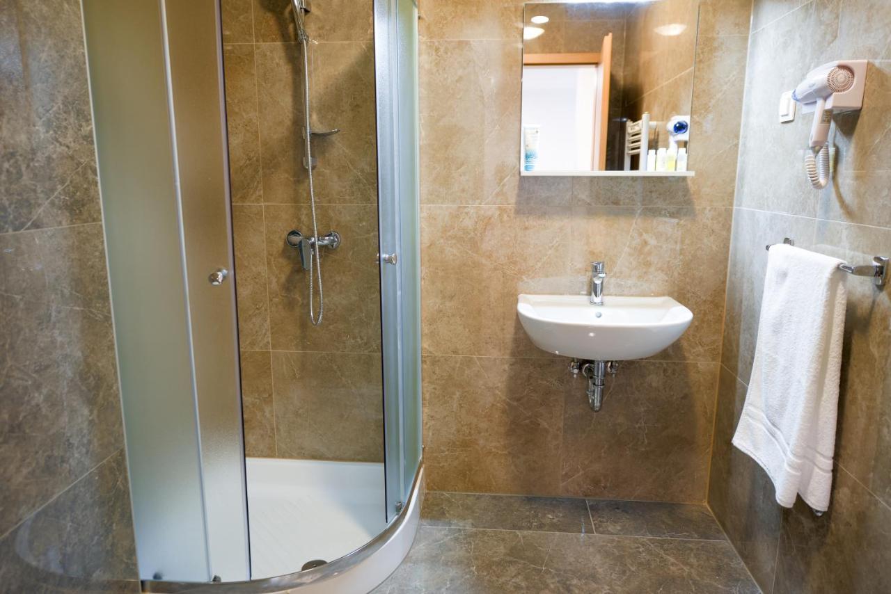 Hotel Baron Smlednik Bagian luar foto