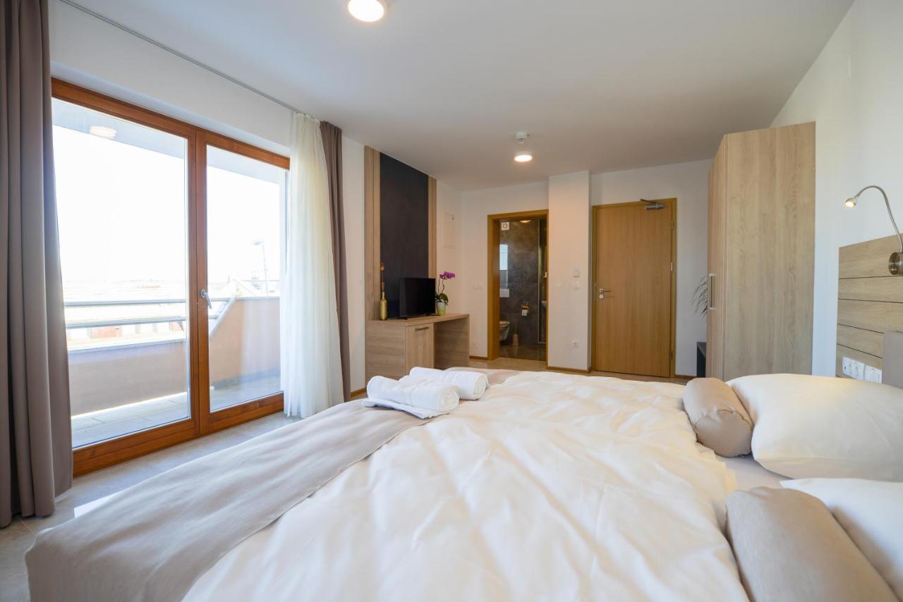 Hotel Baron Smlednik Bagian luar foto